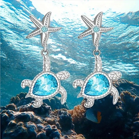 Sea Turtle Earrings - Picture 2 of 5